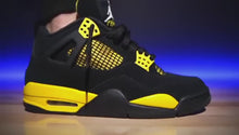Load and play video in Gallery viewer, Air Jordan 4 Retro &#39;Thunder&#39; 2023
