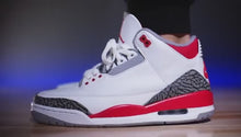 Load and play video in Gallery viewer, Air Jordan 3 Retro &#39;Fire Red&#39; 2022
